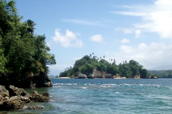 レンベ海峡