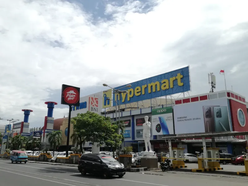 マナド・タウン・スクエア