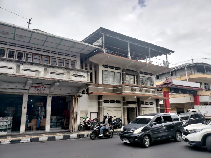 歴史を感じるショップハウス