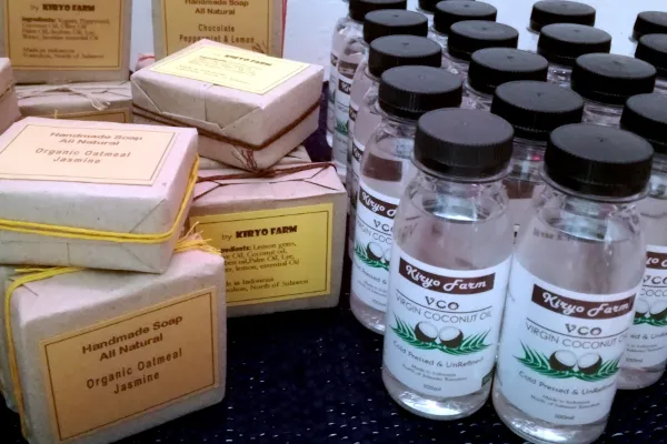 マナドのお土産いろいろ